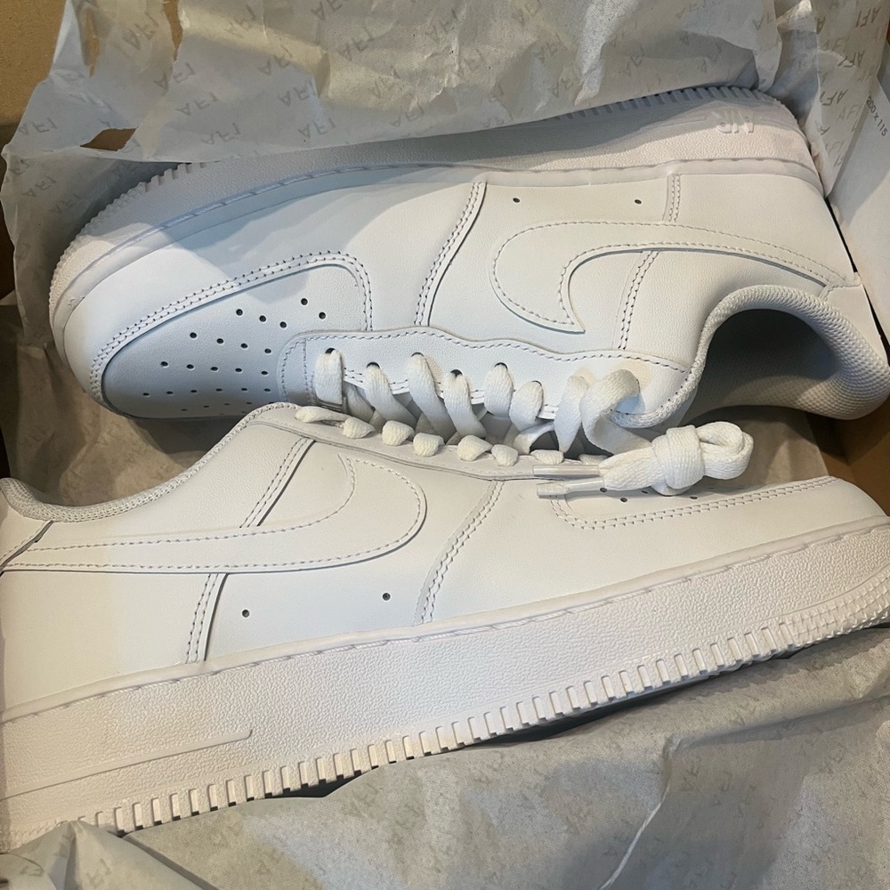 New Men’s Nike Air Force 1- white
